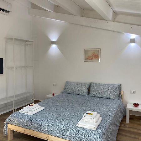 Ocucchiti Apartment Сиракуза Екстериор снимка